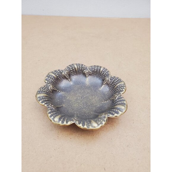 Vintage / BRASS SOAP DISH / Solid Brass Soap Holder Soap Dispenser Vintage - Picture 2 of 10